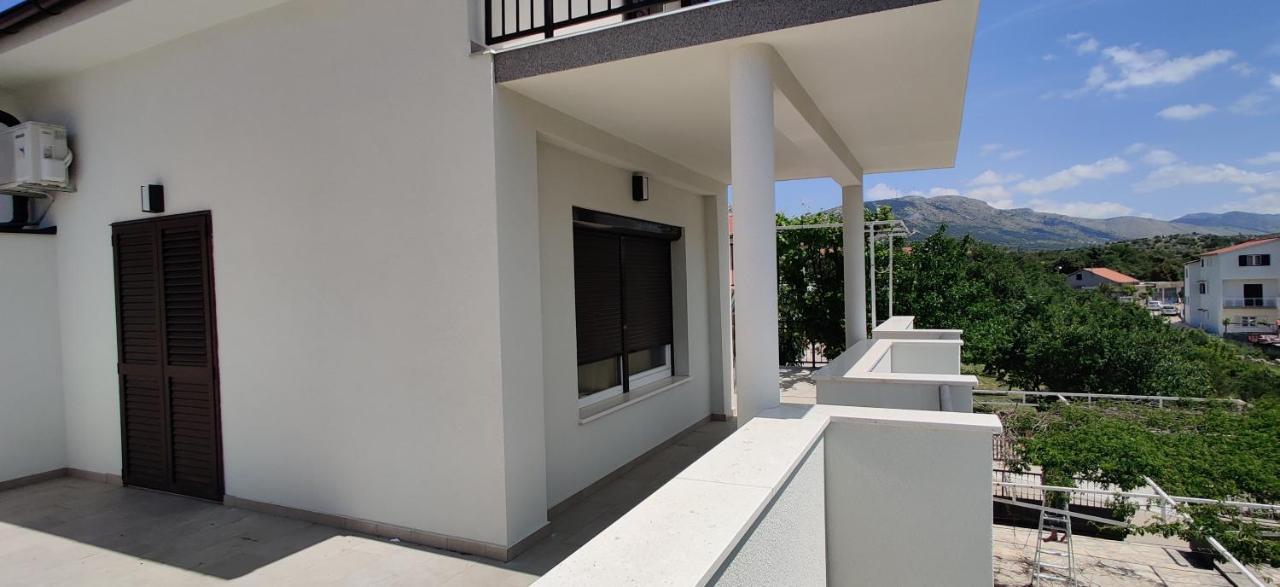 Apartmani Grebastica Exterior photo