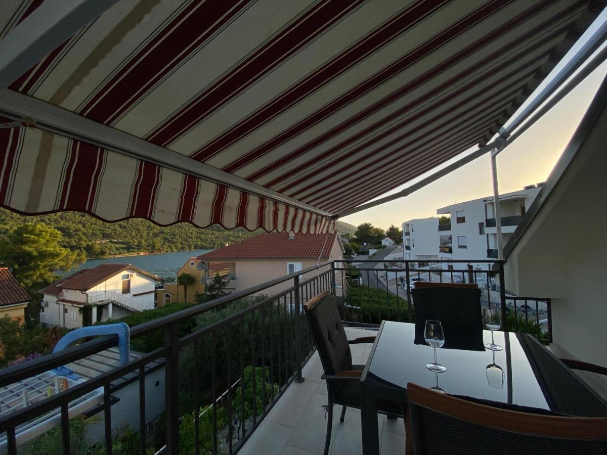 Apartmani Grebastica Exterior photo