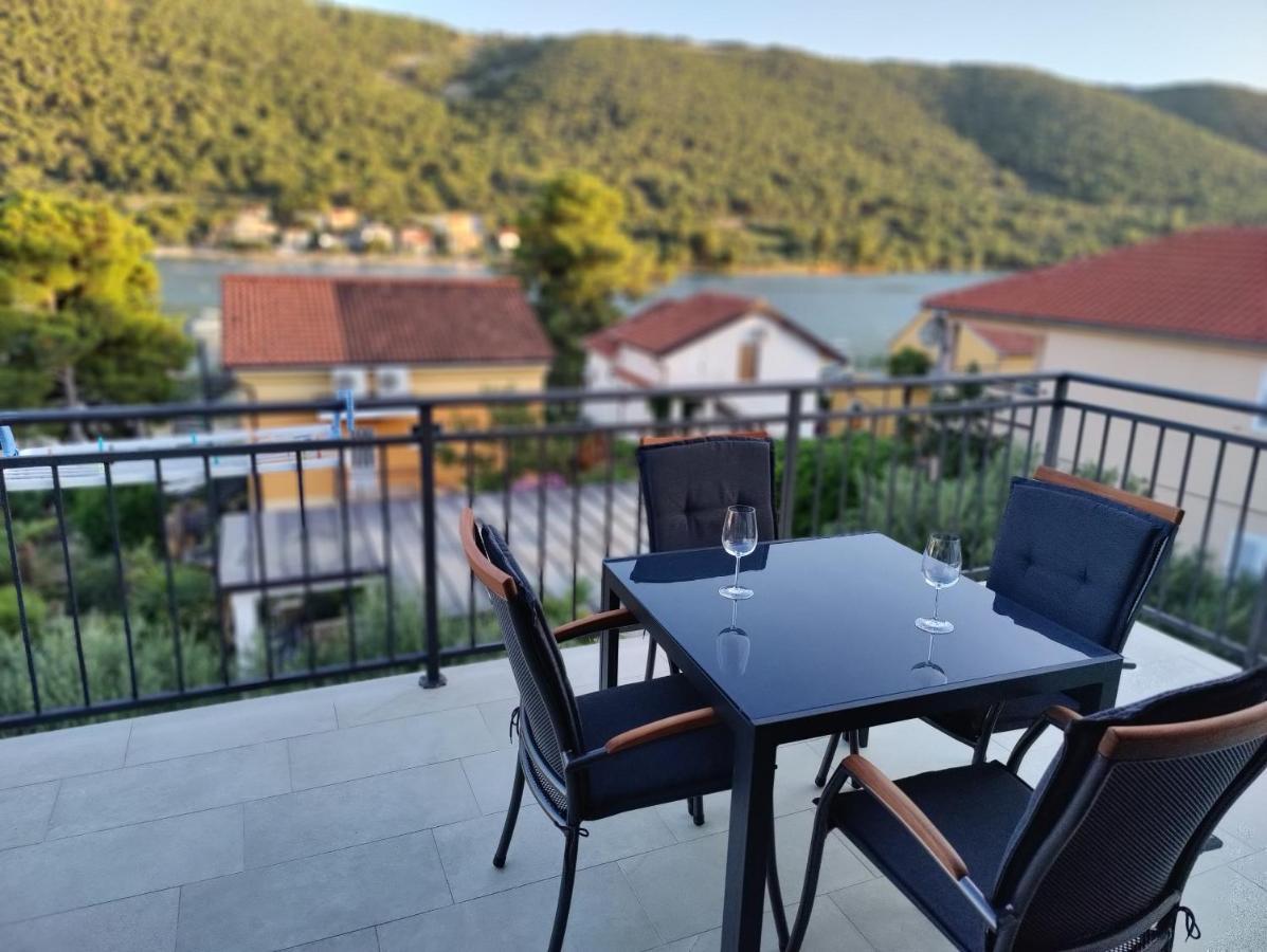 Apartmani Grebastica Exterior photo