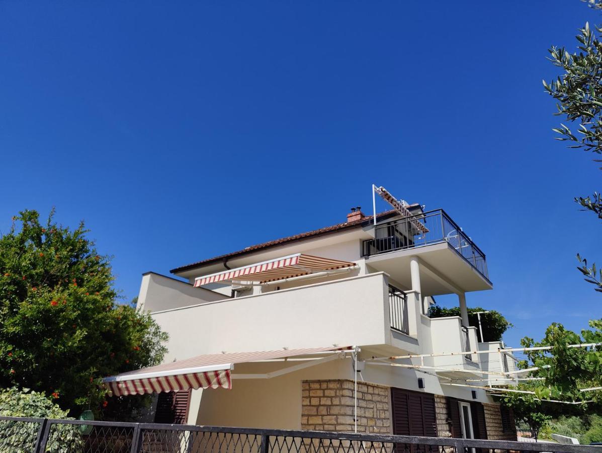 Apartmani Grebastica Exterior photo
